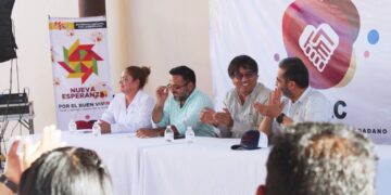 Asiste Oscar Leggs Castro a la toma de protesta del Movimiento de Apoyo Ciudadano