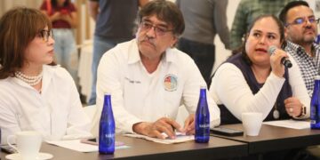 En reunión con restauranteros, presidente municipal de Los Cabos Oscar Leggs Castro resaltó que la suma de esfuerzos es elemental para consolidar soluciones concretas