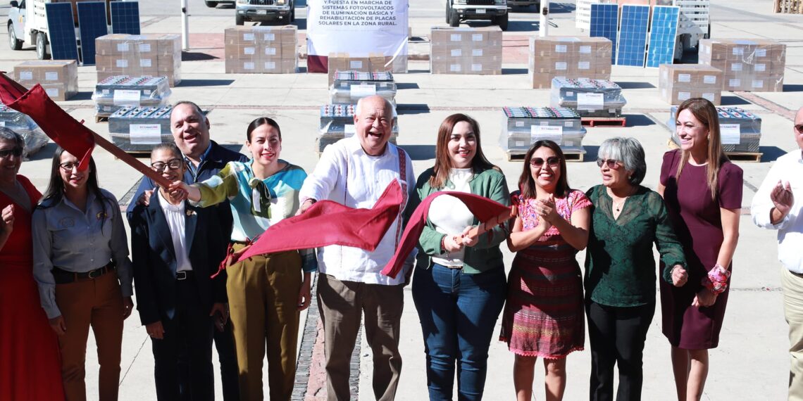 Entrega Gobernador VCC, Equipos fotovoltaicos a familias de los 5 Municipios