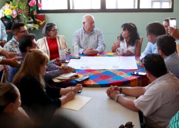 Proyectan Sistemas DIF, construcción de viviendas para familias de zonas de alto riesgo