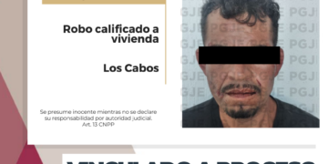 Entra a una casa como “Santa Claus”, pero a…Robar