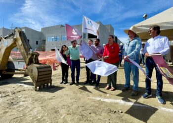 Presidente municipal Oscar Leggs Castro encabezó banderazo de inicio de obra de interconexión de red de agua potable y drenaje en lo que será la nueva Clínica Hospital del ISSSTE en Cabo San Lucas