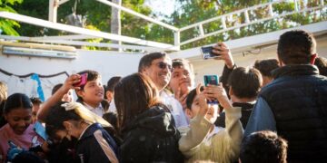 “Seguiremos apoyando a maestros y estudiantes en lo que se requiera”: Oscar Leggs Castro