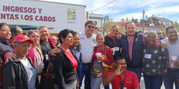 Alcalde, Oscar Leggs Castro escuchó y atendió de manera directa las peticiones de un grupo de habitantes de la colonia Vista Hermosa, en San José del Cabo