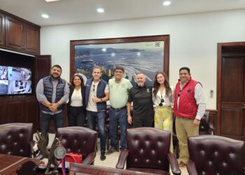 Presidente municipal Oscar Leggs Castro reiteró su reconocimiento a Tom Ramsey y a su fundación, por la loable labor que realizan al edificar centro comunitario en Caribe Bajo