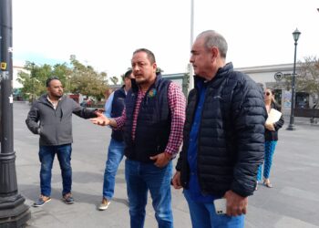 Regidor Rogelio Tornero, atiende a Comerciantes del Tianguis de la colonia Vista Hermosa