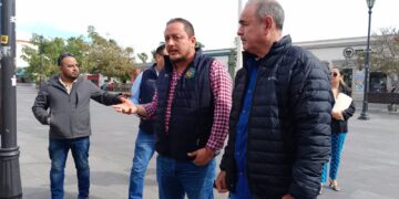 Regidor Rogelio Tornero, atiende a Comerciantes del Tianguis de la colonia Vista Hermosa
