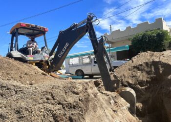En beneficio de 15 familias, el Oomsapas Los Cabos sustituyó 60 metros de tubería de alcantarillado sanitario en la colonia Infonavit Brisas del Pacífico