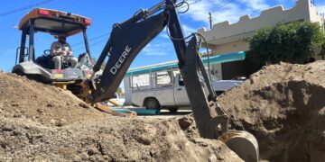 En beneficio de 15 familias, el Oomsapas Los Cabos sustituyó 60 metros de tubería de alcantarillado sanitario en la colonia Infonavit Brisas del Pacífico