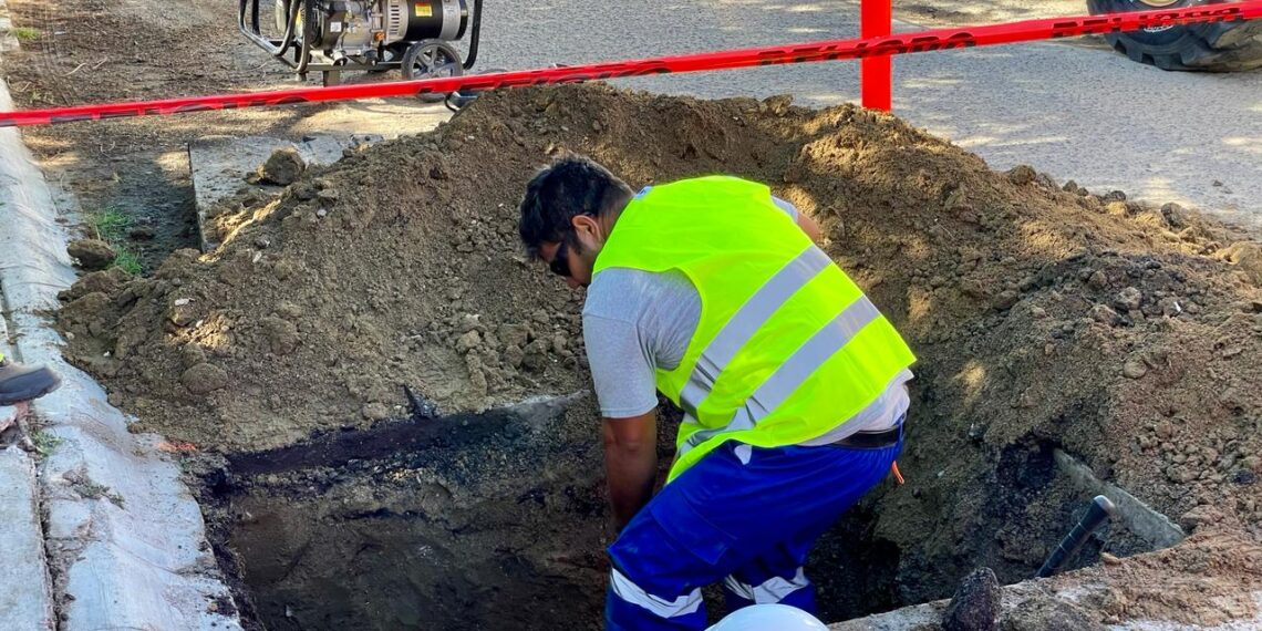 Oomsapas, dio el banderazo de inicio a las obras para sustituir 1 mil tomas domiciliarias de la colonia Miramar en Cabo San Lucas