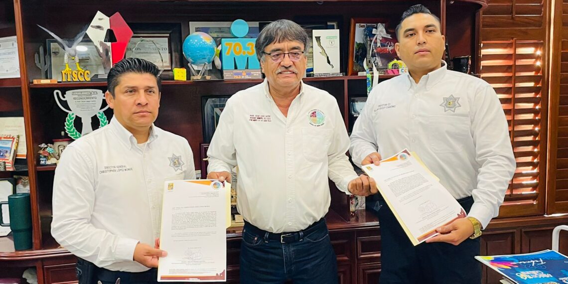 Entrega alcalde Oscar Leggs, nombramientos como encargados de despacho a  nuevos mandos de la Dirección General de Seguridad Pública, Policía Preventiva y Tránsito Municipal