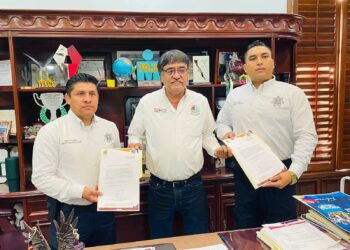 Entrega alcalde Oscar Leggs, nombramientos como encargados de despacho a  nuevos mandos de la Dirección General de Seguridad Pública, Policía Preventiva y Tránsito Municipal