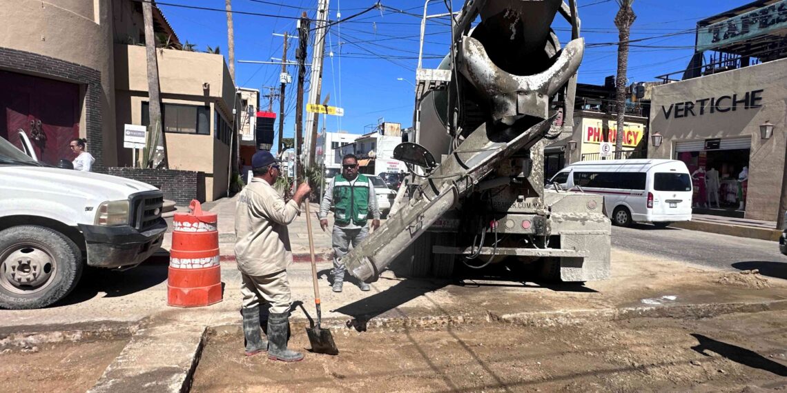 1,331 baches rehabilitados con el programa “Bacheo Tras Fuga” del Oomsapas Los Cabos; exhortan a los habitantes a transitar con precaución