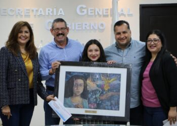 Gobierno Estatal Reconoce Talento de Joven Ganadora del Concurso Nacional de Dibujo y Pintura