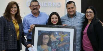 Gobierno Estatal Reconoce Talento de Joven Ganadora del Concurso Nacional de Dibujo y Pintura