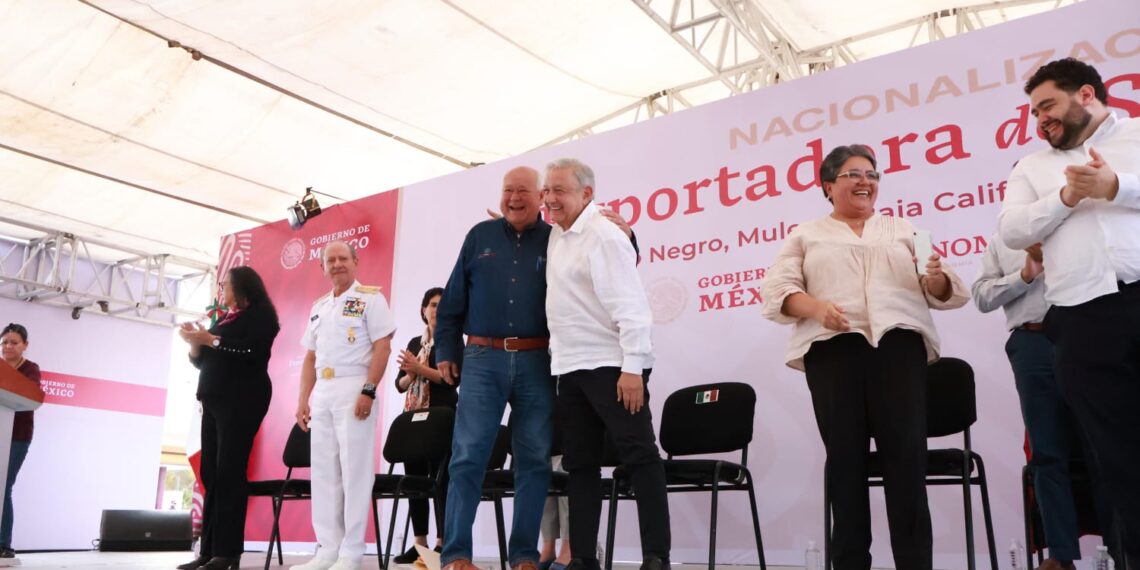 Nacionaliza Presidente AMLO, Exportadora de Sal de Guerrero Negro