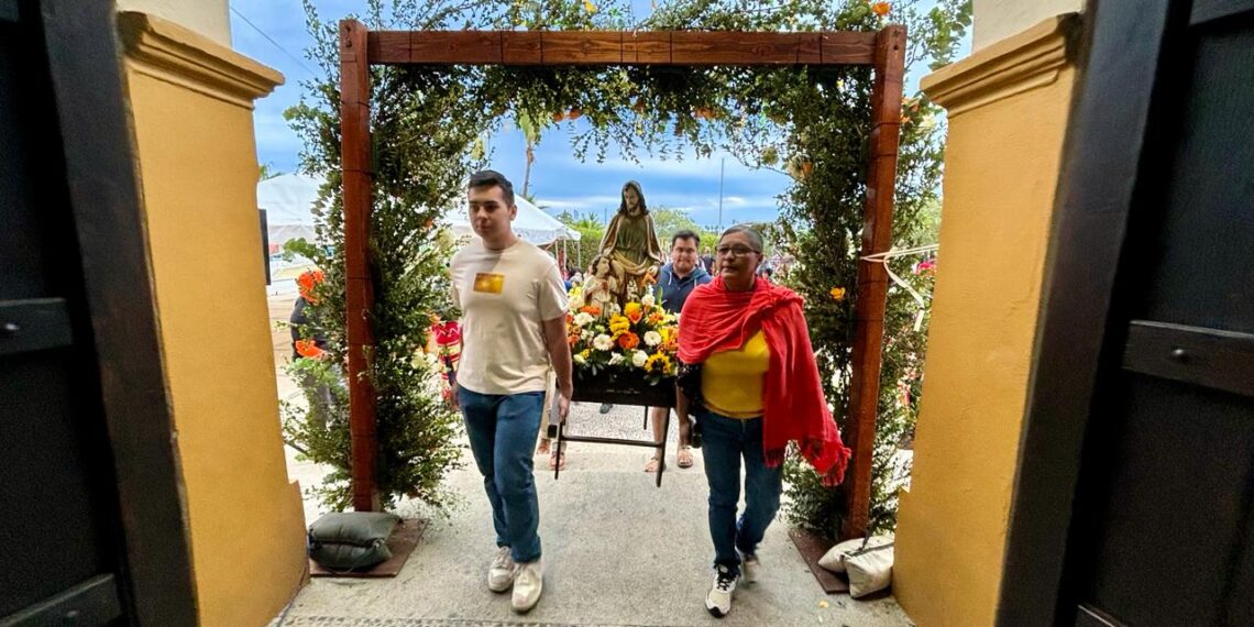 Con Peregrinación y las Mañanitas, con Mariachi, Festejaron a San José