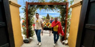 Con Peregrinación y las Mañanitas, con  Mariachi, Festejaron a San José