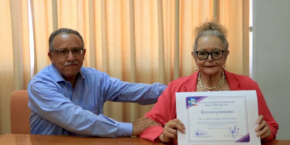 Reconocen en la UABCS a la Dra. Lorella Castorena por su trabajo y aportaciones en materia de igualdad de género