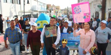 Con la participación  de niñas y niños de la escuela primaria Gregorio Cruz Rodríguez se llevó a cabo el “Desfile por el Agua”