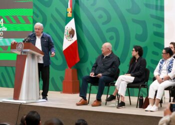 Continuaremos la Consolidación en Materia de Salud: AMLO
