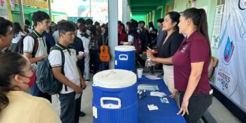 Los alumnos del plantel educativo Conalep de San José del Cabo participaron en las pláticas informativas y de sensibilización del uso de agua potable