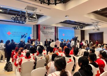Presente el equipo de Agua Potable en la toma de protesta del nuevo Consejo local de la Cruz Roja Mexicana en Los Cabos periodo 2024-2026