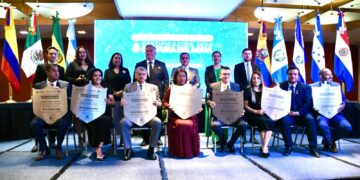 Recibe el equipo de OOMSAPAS Los Cabos, Reconocimiento Internacional “Certificación 2024 Cultura del Agua”