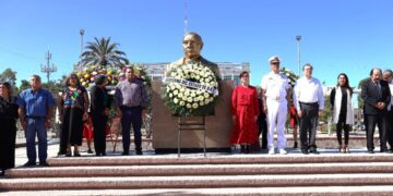 Poderes Públicos de BCS y Sociedad, Conmemoran 218 Aniversario del Natalicio de Benito Juárez García