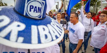 ¡Ibarra, Ibarra…Presidente!; Más de mil personas,  respaldaron al doctor Ernesto Ibarra, en el mega crucero