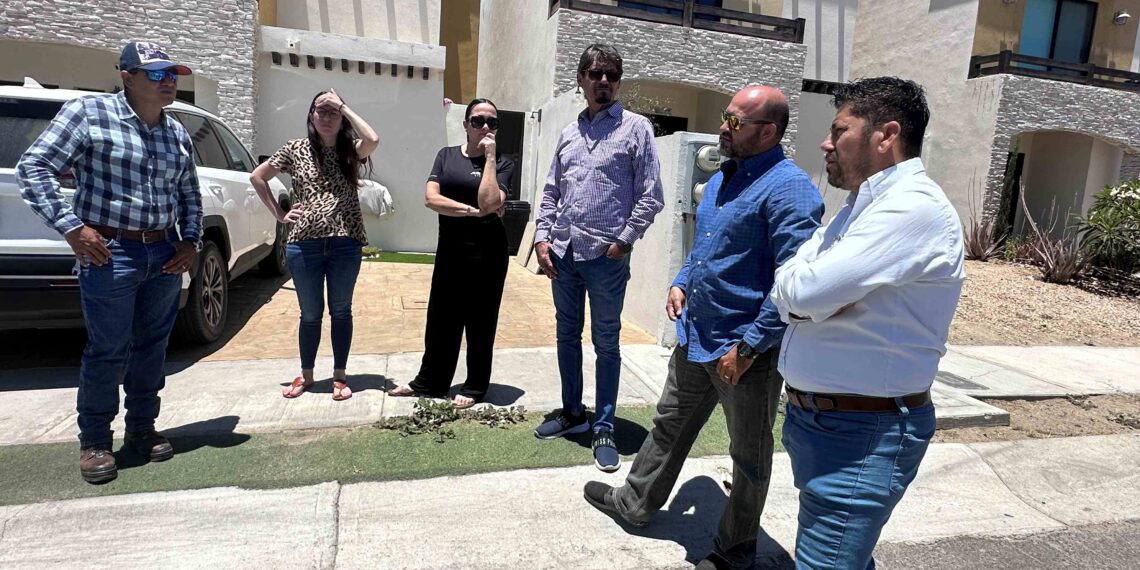 Personal de Agua Potable de Los Cabos se coordina con Fincamex para atender las problemáticas de vecinos del fraccionamiento Los Portales