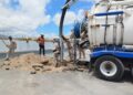 Personal de OOMSAPAS Los Cabos atiende derrames de aguas negras