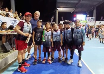 Premian a Equipos de la Liga Infantil de Baloncesto
