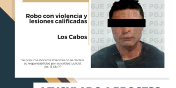 A Navajazos, agrede a su víctima, que lo sorprendió Robando en su Casa