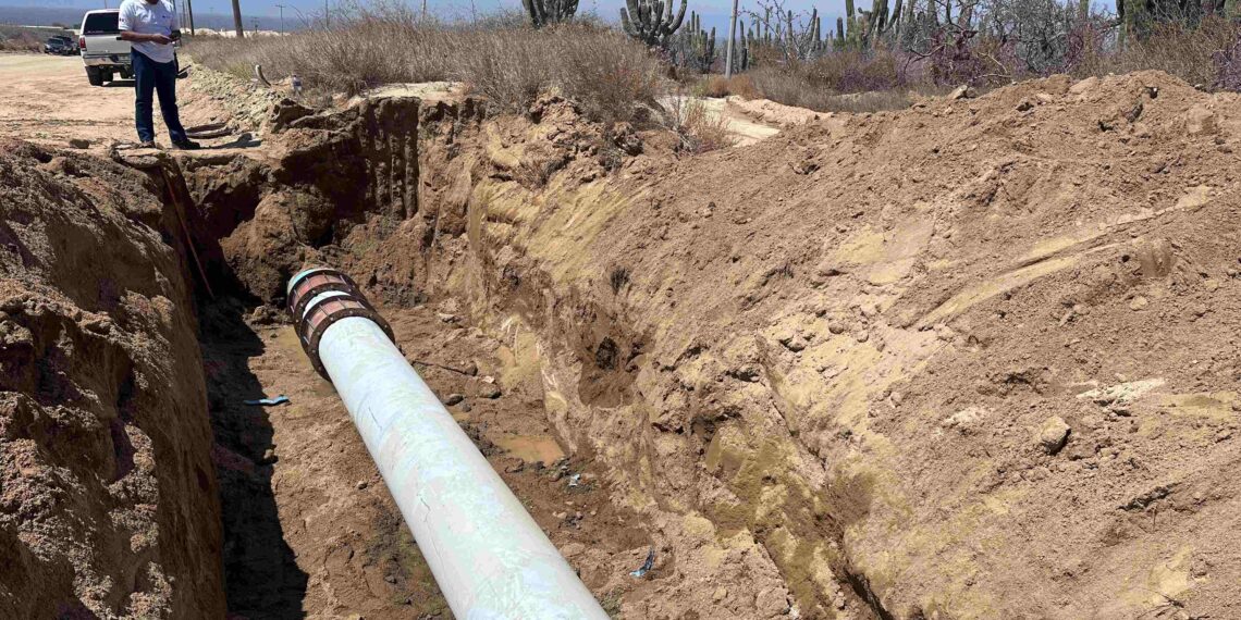 Para asegurar el tandeo de agua potable en Cabo San Lucas, reparan fuga de 20 pulgadas en la línea principal de la red hidráulica de la planta desaladora