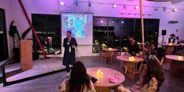 La subasta “Furia” logra recaudar fondos por medio del arte para los programas de la Comunidad de La Playa Centro Comunitario