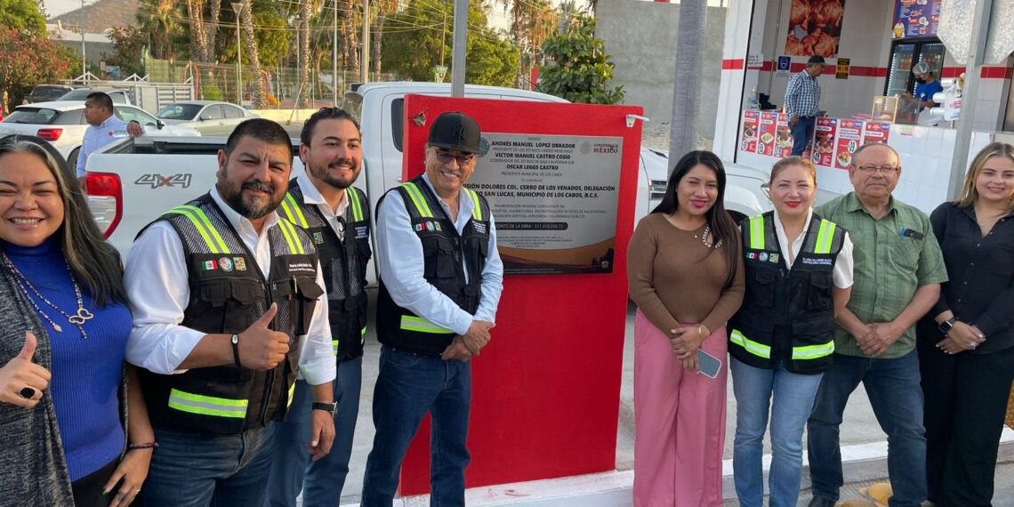 Alcalde Oscar Leggs, Inaugura calle pavimentada en Cabo San Lucas; invierten 11 millones 410 mil pesos