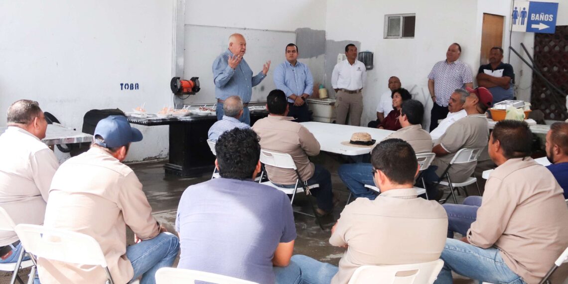 Sostiene VMCC Reunión con Trabajadores de Mantenimiento de Gobierno