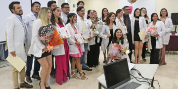 Egresa Hospital Salvatierra una Nueva Generación de Médicos Internos de Pregrado