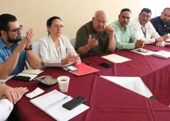 Firma VMCC Convenio en Servicios de Salud Para Trabajadores de la Educación y Burócratas de Vizcaíno