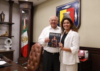 Recibe Gobernador VMCC a Clavadista  Aranza Vázquez