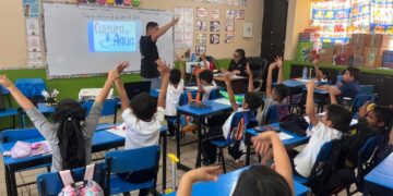 Los niños y niñas de Cabo San Lucas se convierten en portavoces del mensaje de cuidado del agua potable luego de las pláticas del equipo del OOMSAPASLC