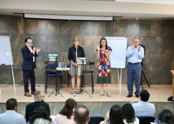 Realizan directivos del Ayuntamiento de La Paz encuentro de trabajo con Tatiana Clouthier