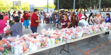 Beneficia DIF La Paz con apoyos a más de 150 familias en comunidades de El Carrizal