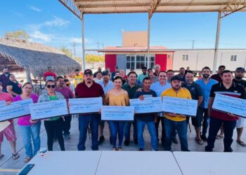 Mediante Estrategia “Échale Montón” SETUE Entrega Microfinanciamientos en Comondú