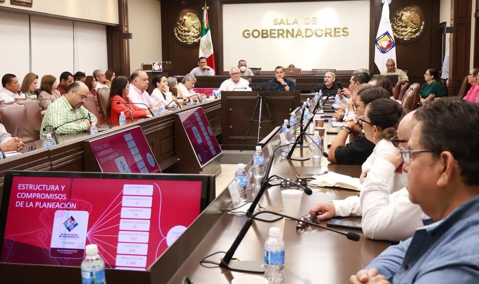 Inicia Gabinete Legal y Ampliado Integración del Tercer Informe de Gobierno