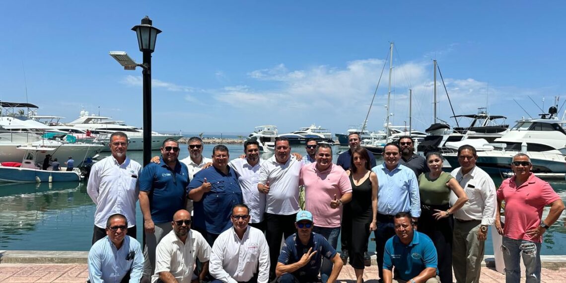 Acuden 30 empresarios a la Reunión Mensual de Amigos de Los Cabos, que se realizó con inversionistas, en La Paz