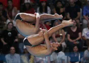 Kevin Berlín y Randal Willars acechan el  podio en los clavados de París 2024