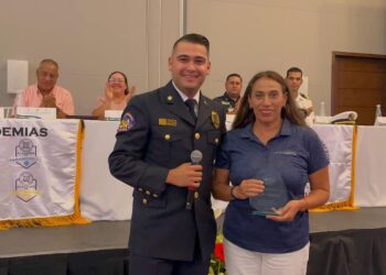 Bomberos de San José del Cabo reconocen el compromiso que tiene Grupo Questro con la comunidad