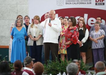 Reconoce Gobernador de BCS a las y los Abuelitos  en su Día